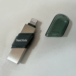 SanDisk IXpand 128/256 ГБ флешка 2-в-1 с Lightning и USB Type-A