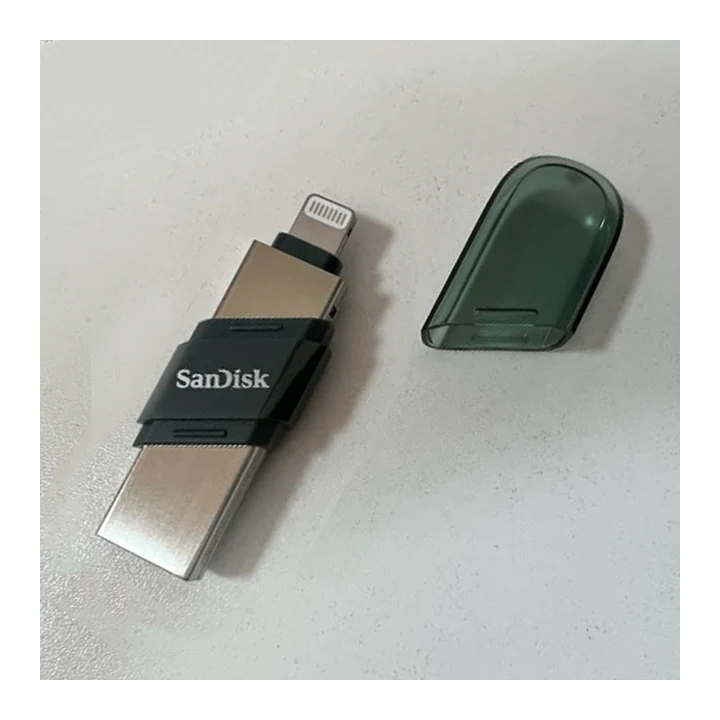 SanDisk IXpand 128/256 ГБ флешка 2-в-1 с Lightning и USB Type-A