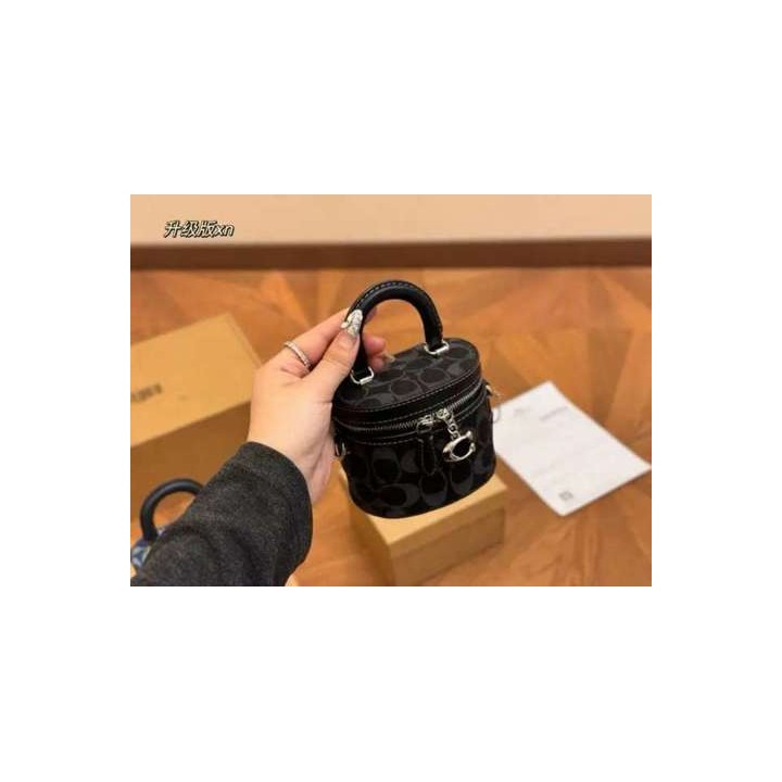 точная копия 1:1  Coach New Limited Mini Box Маленькая Мусора 12*9 Черная Синяя Через Плечо Сумка Для Губной Помады